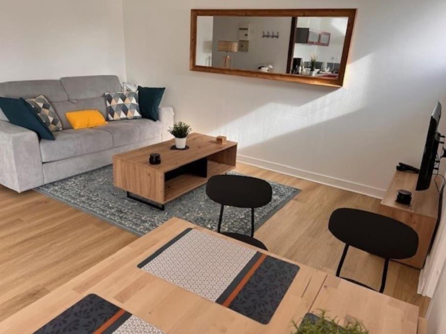 Appartement Calme Entre Ville Et Circuit Le Mans Esterno foto